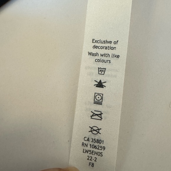 Lululemon Nulu and Crisscross Black Mesh Stirrup Tight. Size 8. - Picture 14 of 17